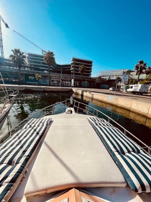 Hotel Vintage Classic 70S Boat! Sant Adrià de Besòs Exterior foto