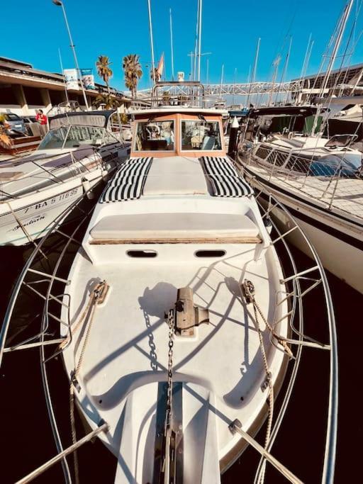 Hotel Vintage Classic 70S Boat! Sant Adrià de Besòs Exterior foto