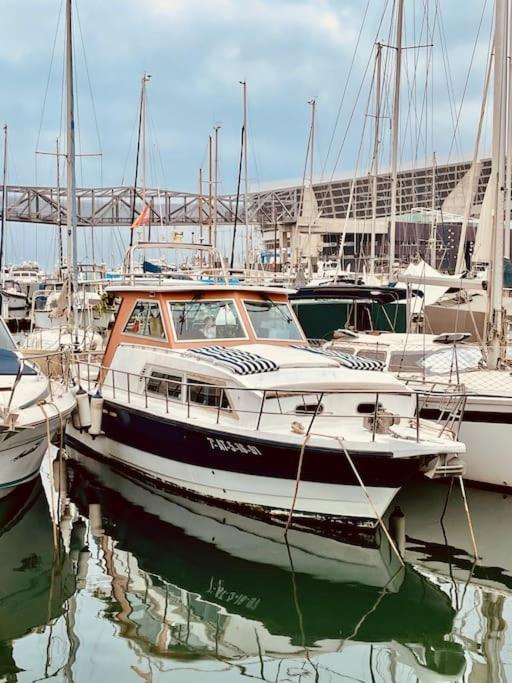 Hotel Vintage Classic 70S Boat! Sant Adrià de Besòs Exterior foto